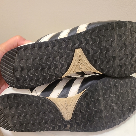 Adidas shoes - Picture 6 of 6